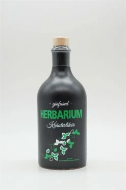 Ginfused Kräuterlikör